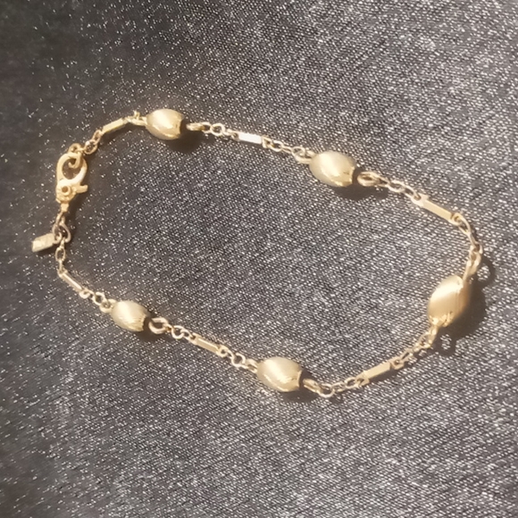 Delicate vintage Monet gold tone beaded bracelet size 7
